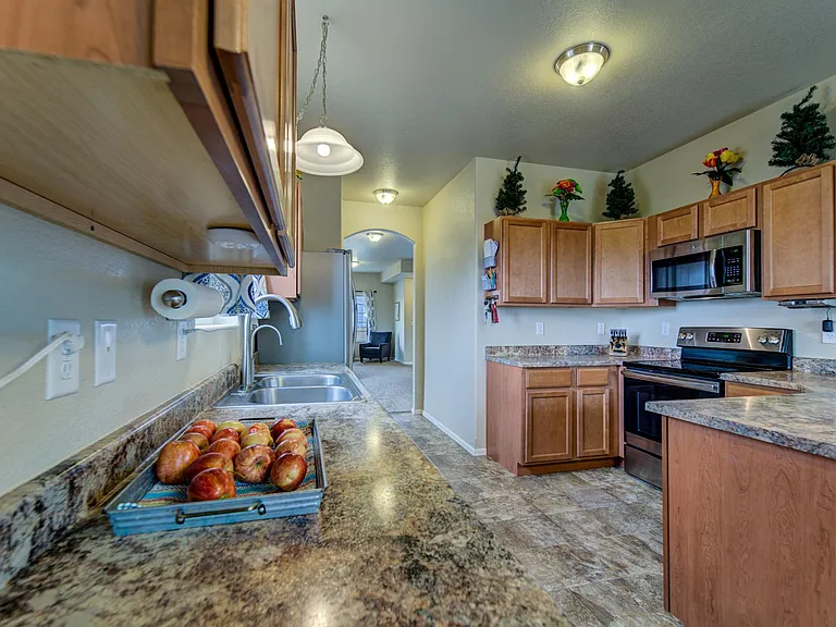 9711 Desert Lily Cir — Photo 31