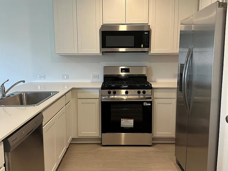 31415 Pratola Serra Cir — Photo 4