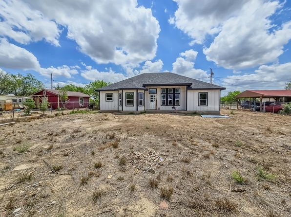 381 Ruela Dr, Eagle Pass, TX 78852