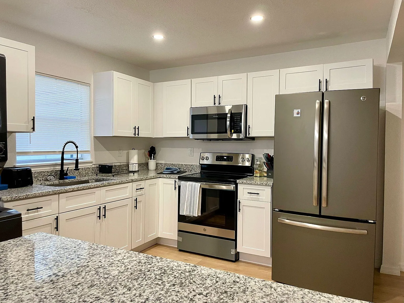 4 bed, 3.0 bath, 1897 sqft, $828 — Photo 4