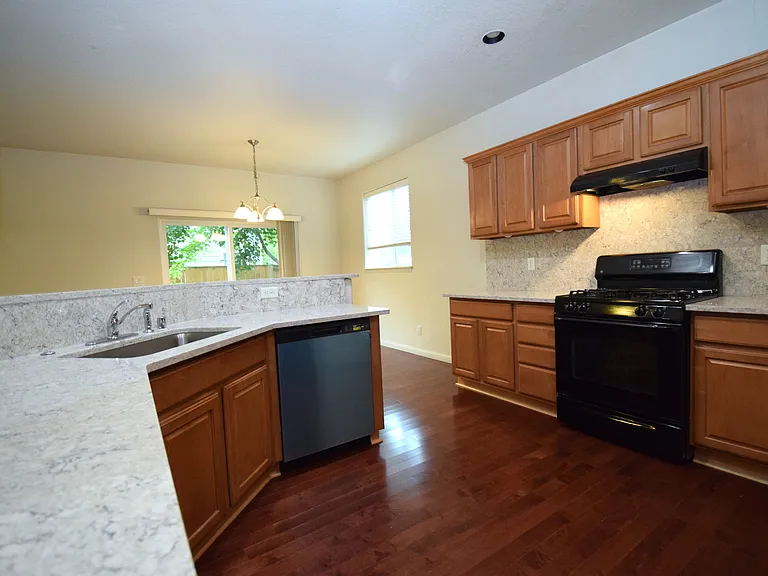 17178 NW Gables Creek Ln — Photo 3
