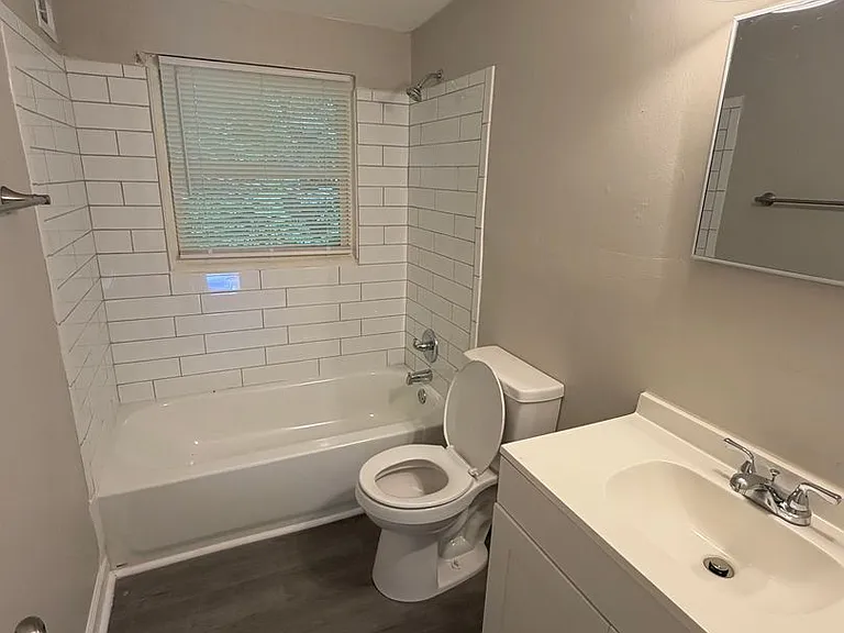3625 Glenwood Dr #1 — Photo 2