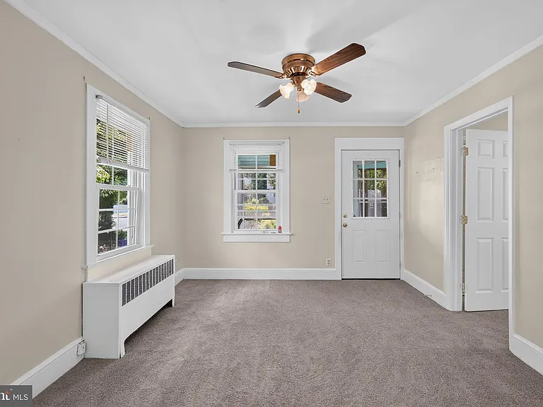 3901 Hampden St — Photo 4
