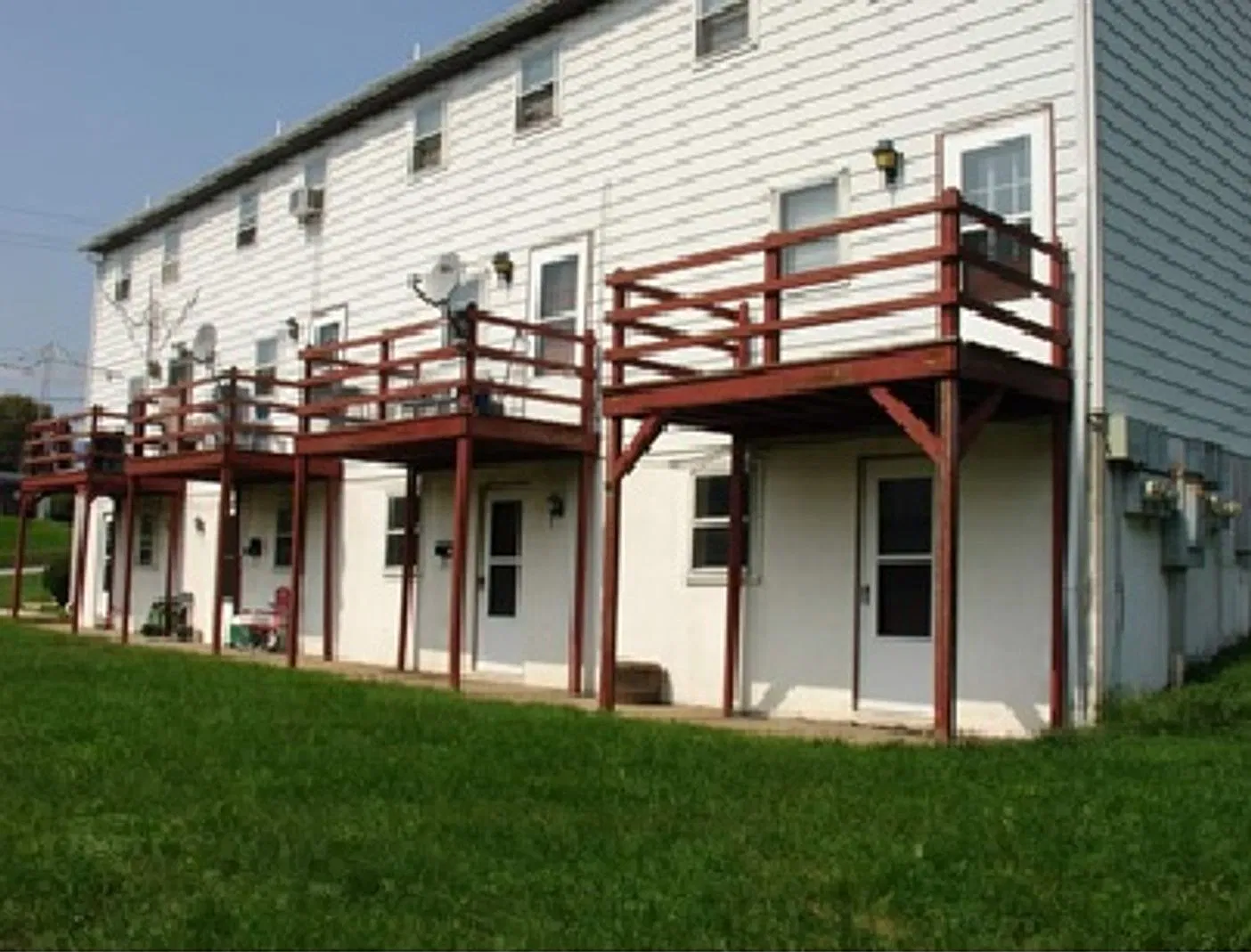 One Floor, Two Bedroom Apartment in Glen Rock — Photo 1