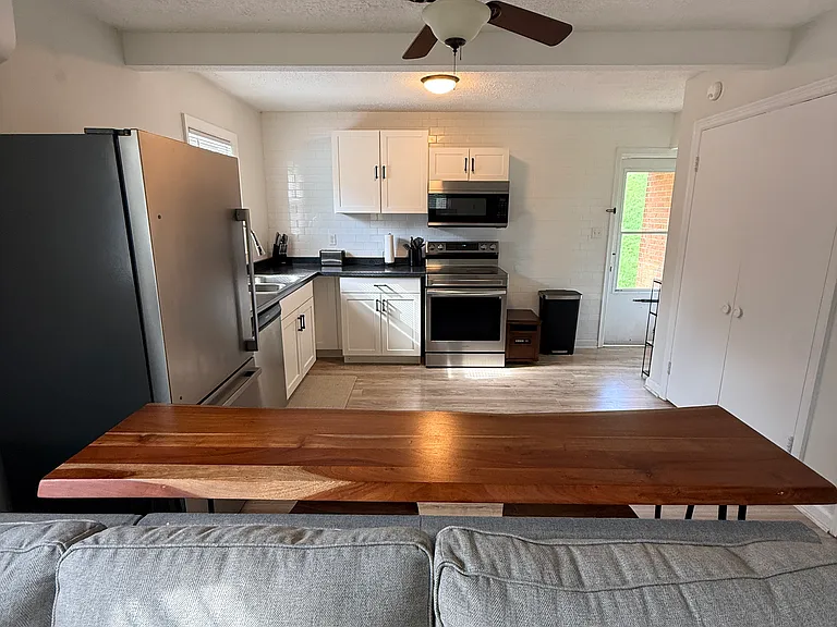 1621 Brandon Ave SW #A — Photo 4