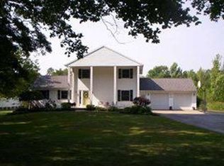 880 Bennett Rd, Angola, NY 14006