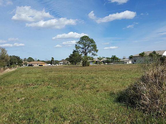 5th image of 235 Quiet Trail Dr