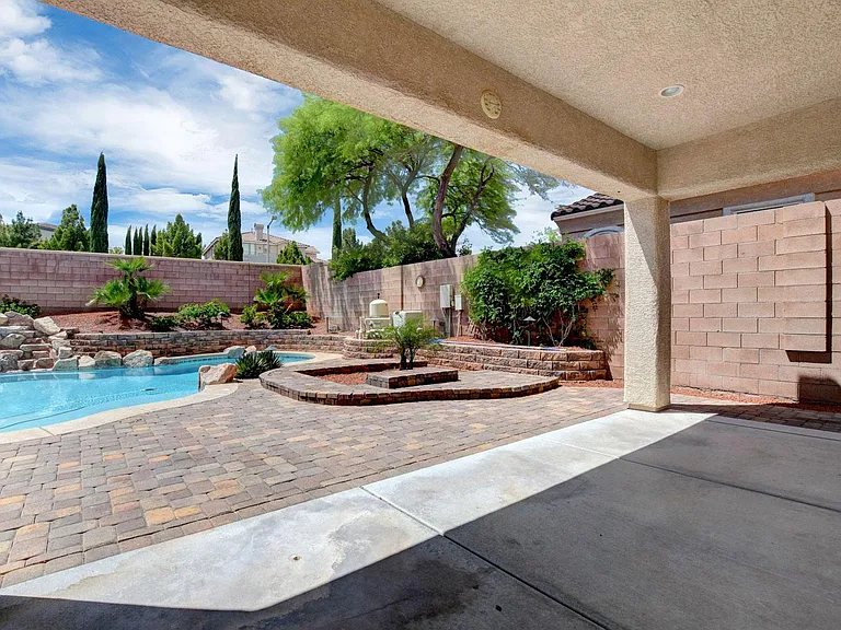 469 Annotto Bay St — Photo 41