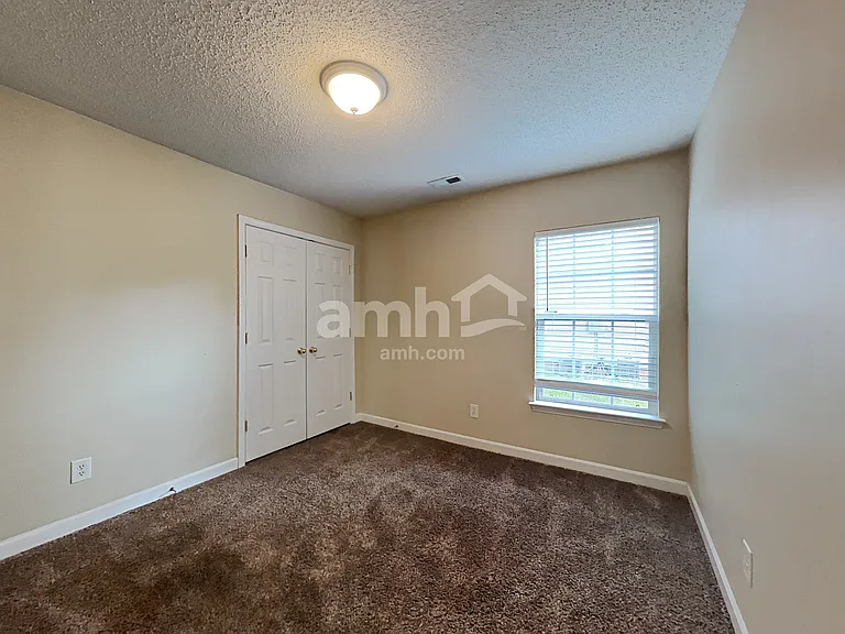 2208 Thorncrest Dr — Photo 16