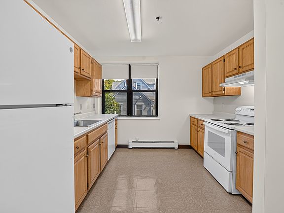 2nd image of 15 Maple St #103