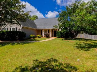 131 Wyckliffe Dr, Locust Grove, GA 30248