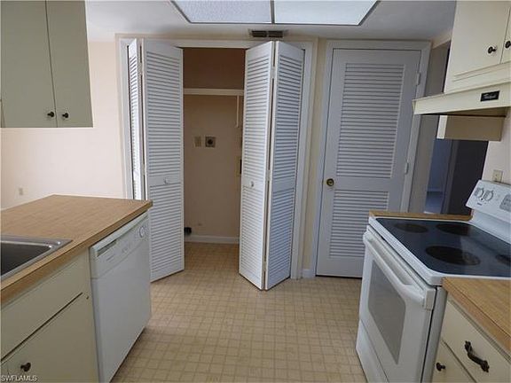 3rd image of 7 Parkwood Villas Ct