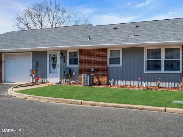 342C Canterbury Court, Lakewood, NJ 08701