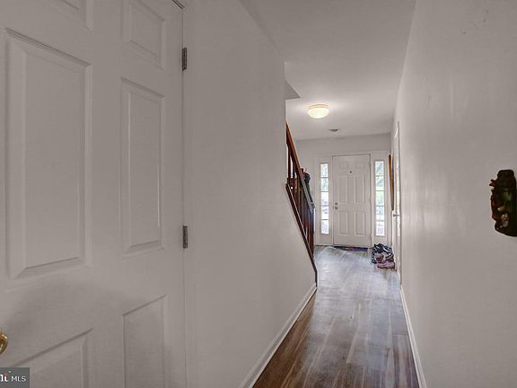 5th image of 1557 Brechbill Rd