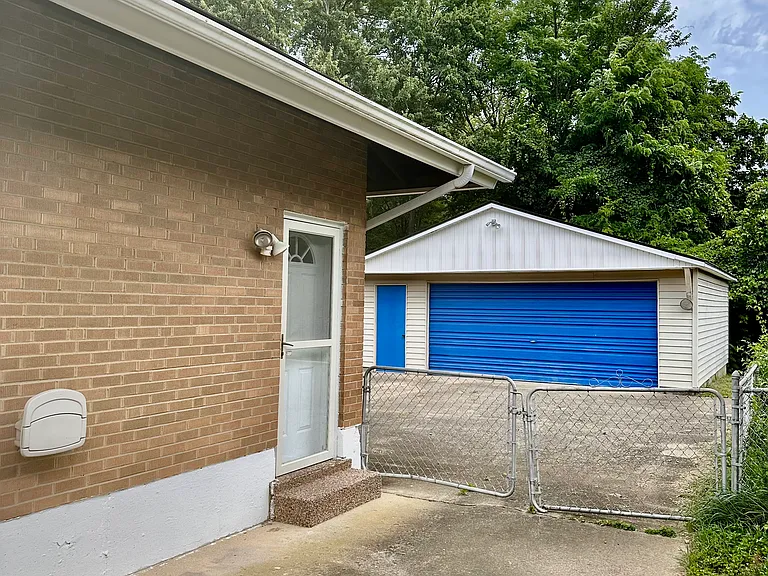 2498 Garrison Dr — Photo 11