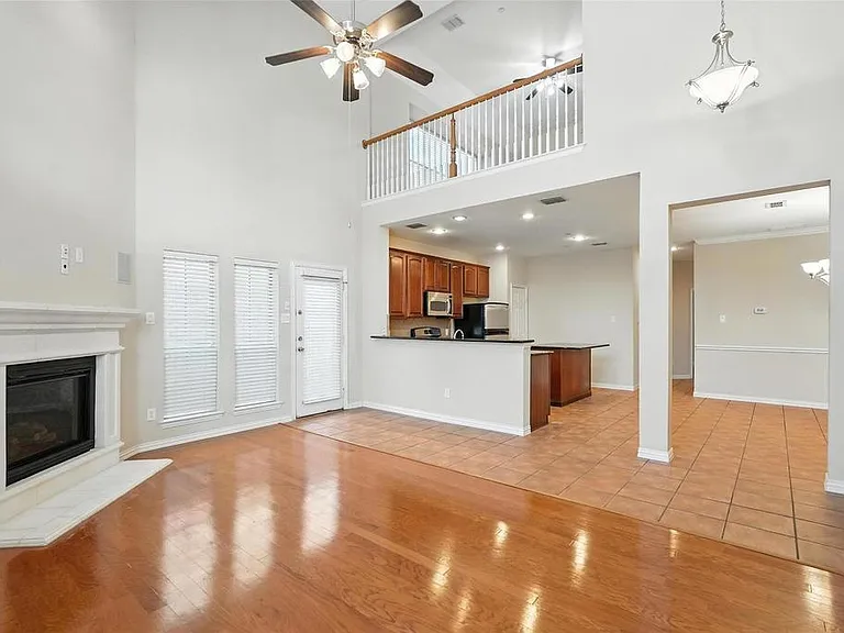 2101 Broadstone Dr — Photo 5