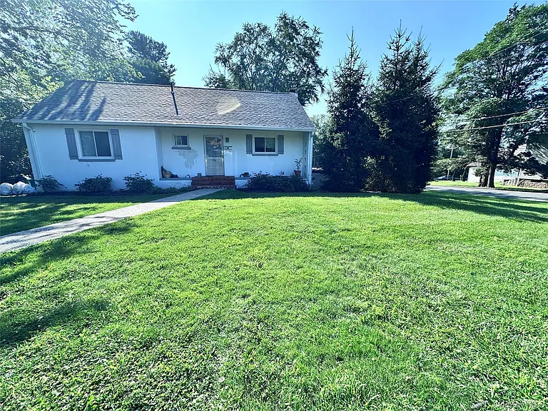 48 Medway Ave — Photo 2
