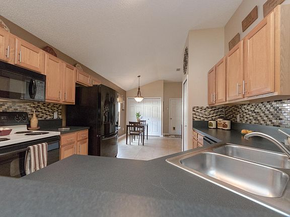 4th image of 8312 W Staplehurst Dr