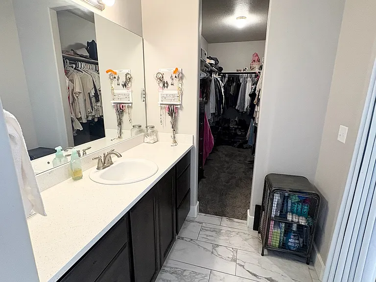 1128 N Coachman Ln — Photo 18