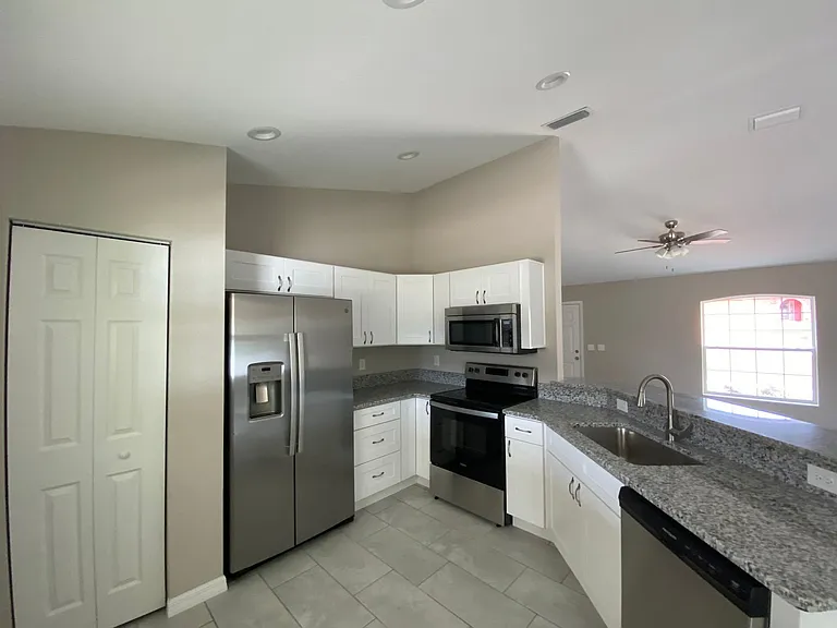 2598 SW 147th Pl — Photo 11