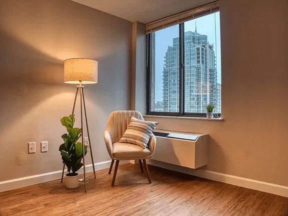 3rd image of 4949 W Pine Blvd APT 8M