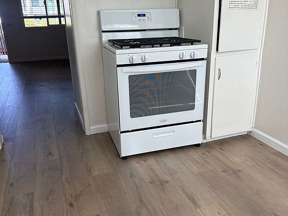 3rd image of 4220 Noyes St #5