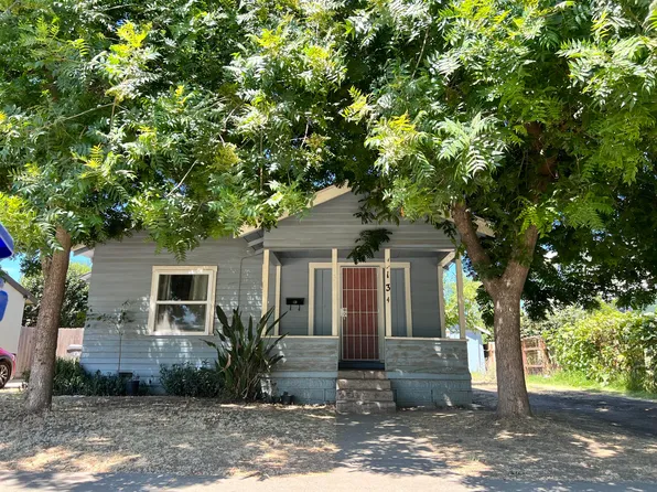 134 S Quince Avenue, Exeter, CA 93221