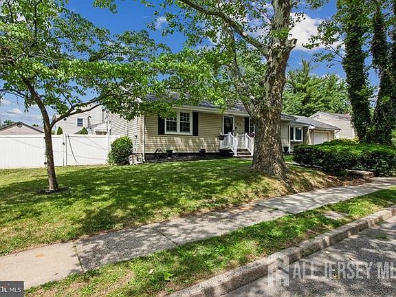 2nd image of 127 Poplar St