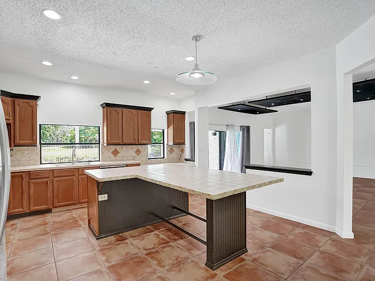 16610 Royal Poinciana Ct — Photo 67