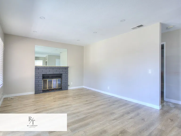 15326 Swarens Ct — Photo 17