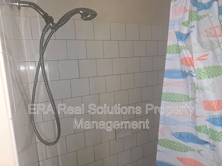 2611 Hood Ave — Photo 5