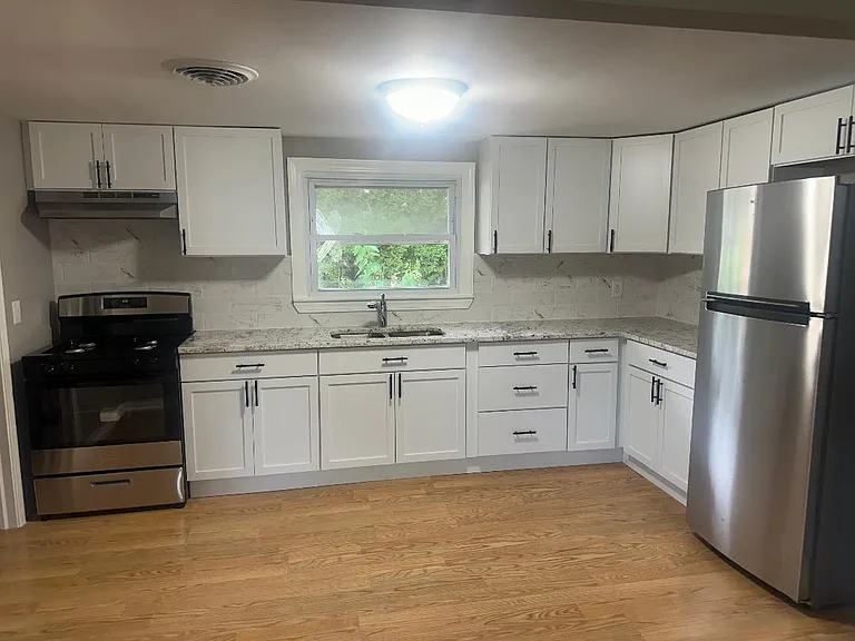 16701 W 146th Pl — Photo 3