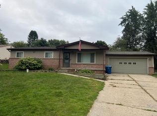 12362 Dollar Lake Ct, Fenton, MI 48430