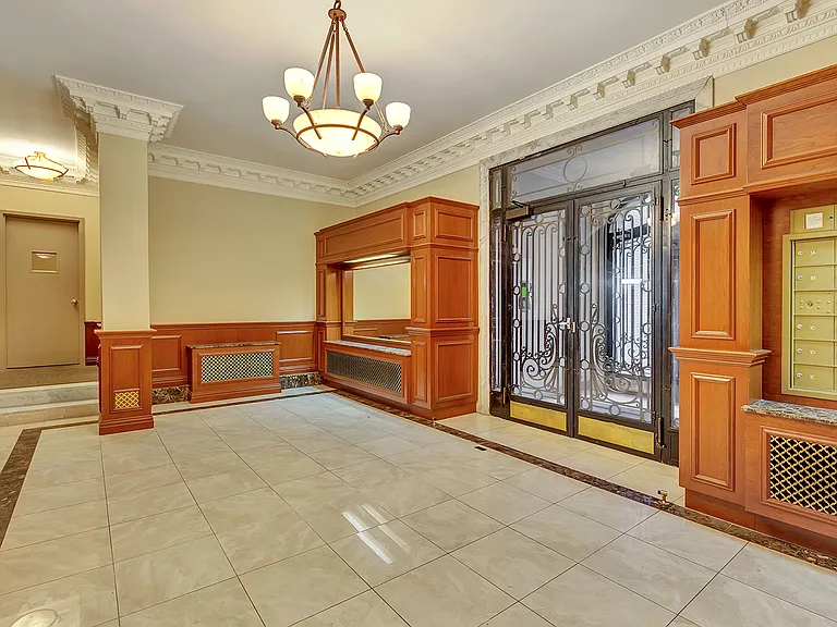 68 Montague St #7E — Photo 11