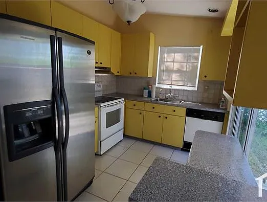 9850 W Heather Ln — Photo 9