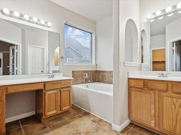 708 San Antonio Trl — Photo 20