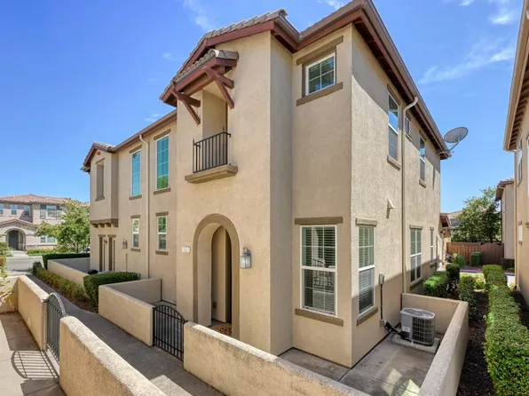 153 Barnhill Dr, Folsom, CA 95630