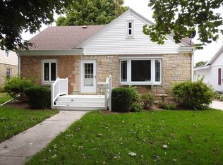 1121 N 16th St, Manitowoc, WI 54220