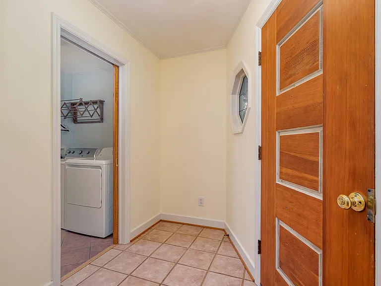 4344 University Dr — Photo 10