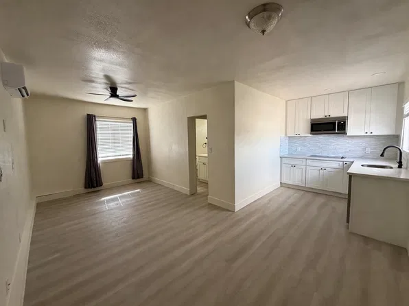 6388 Silverfield Dr, Las Vegas, NV 89103