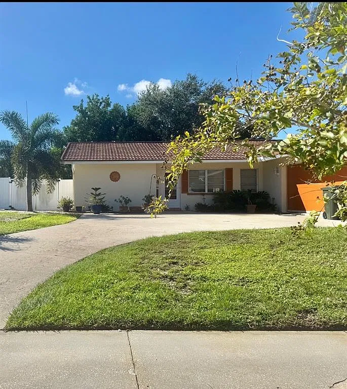 2 bed, 2.0 bath, 1582 sqft, $2,550 — Photo 2
