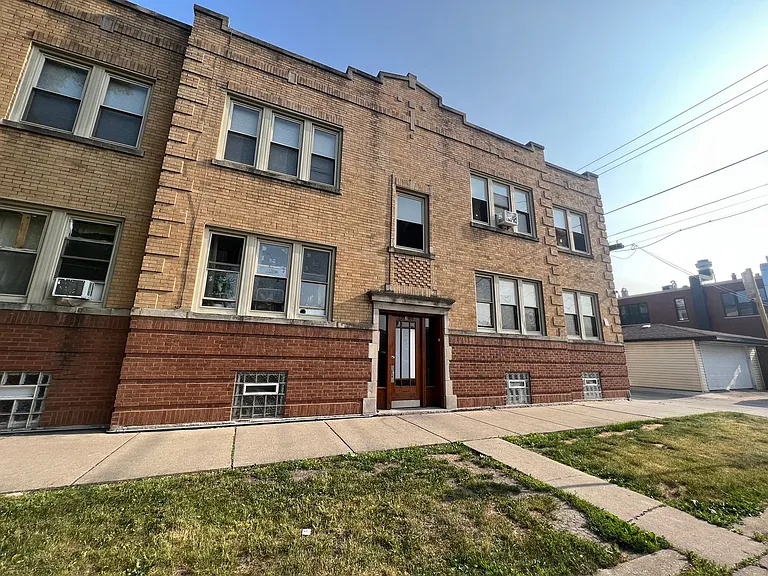 3935 W Altgeld St #B — Photo 9