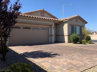 5668 Redwood St, Spring Valley, NV 89118