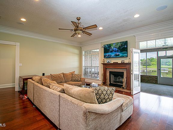 2nd image of 15356 Overlook Dr