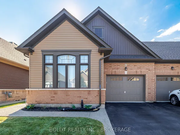 35 Cosmopolitan Cmn, Saint Catharines, ON L2M 0B8