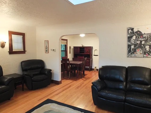 15 S Hancock St — Photo 3