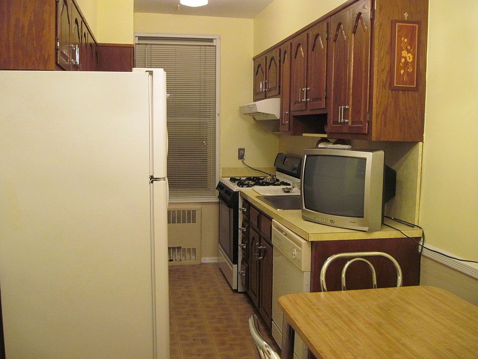 1st image of 501 Riverdale Ave APT 5K