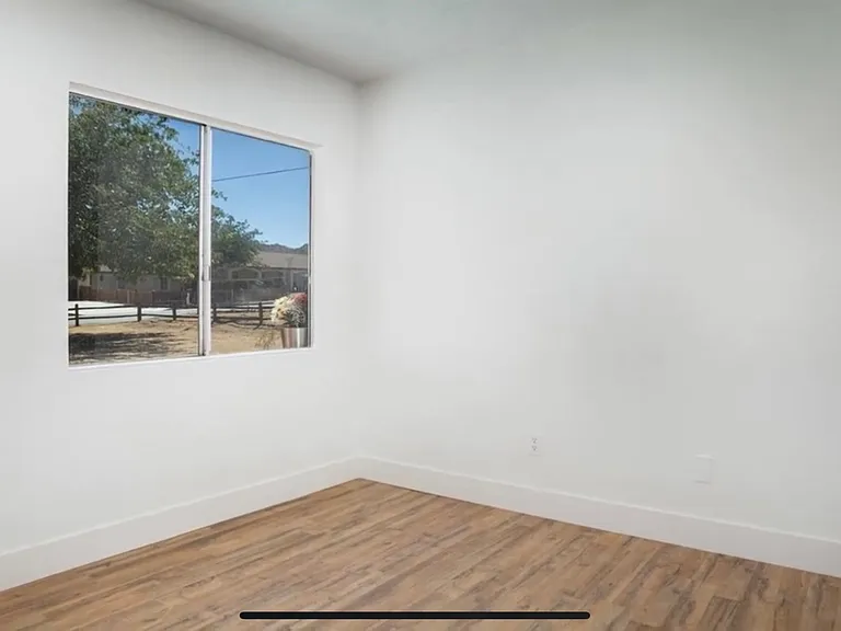 7360 Goleta Ave — Photo 16