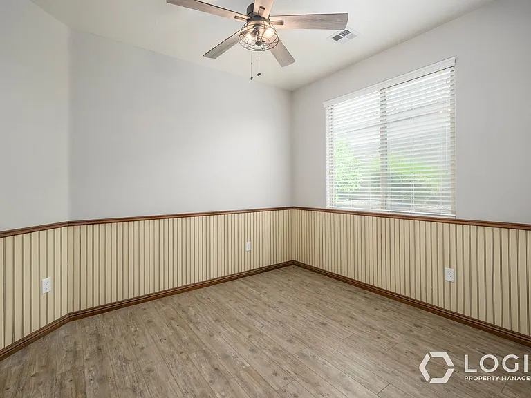 2445 E White Horse Dr — Photo 15