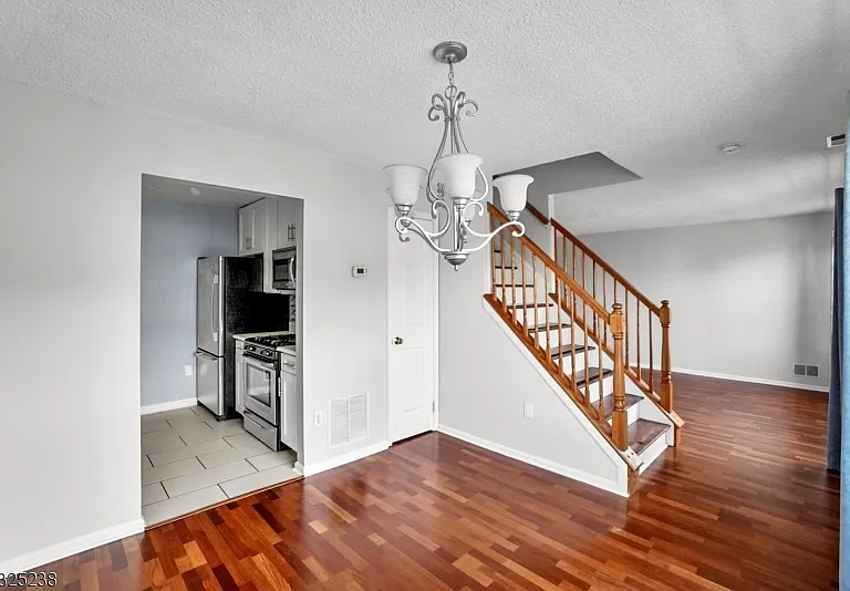 100 Callahan Ct — Photo 12